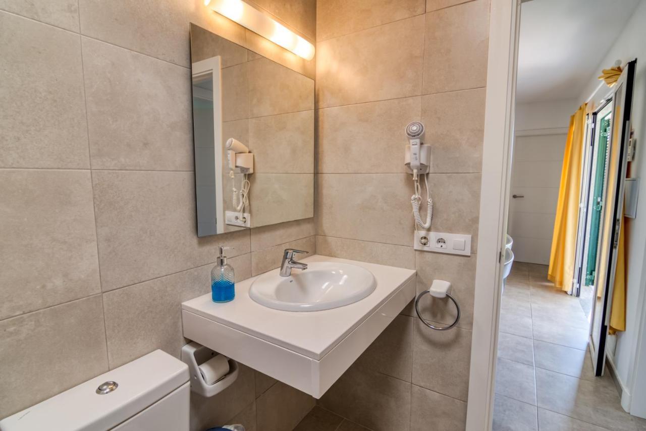 Apartamentos Las Golondrinas Cala en Bosch Zewnętrze zdjęcie